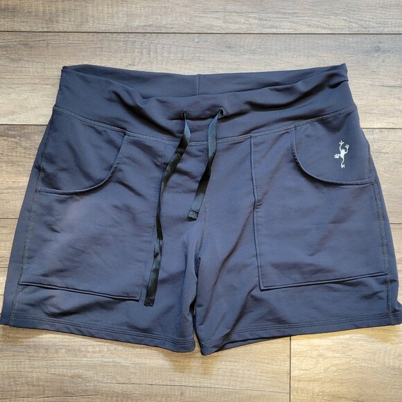 Terra Frog Athletic/Yoga Shorts in BLACK - Picture 2 of 3